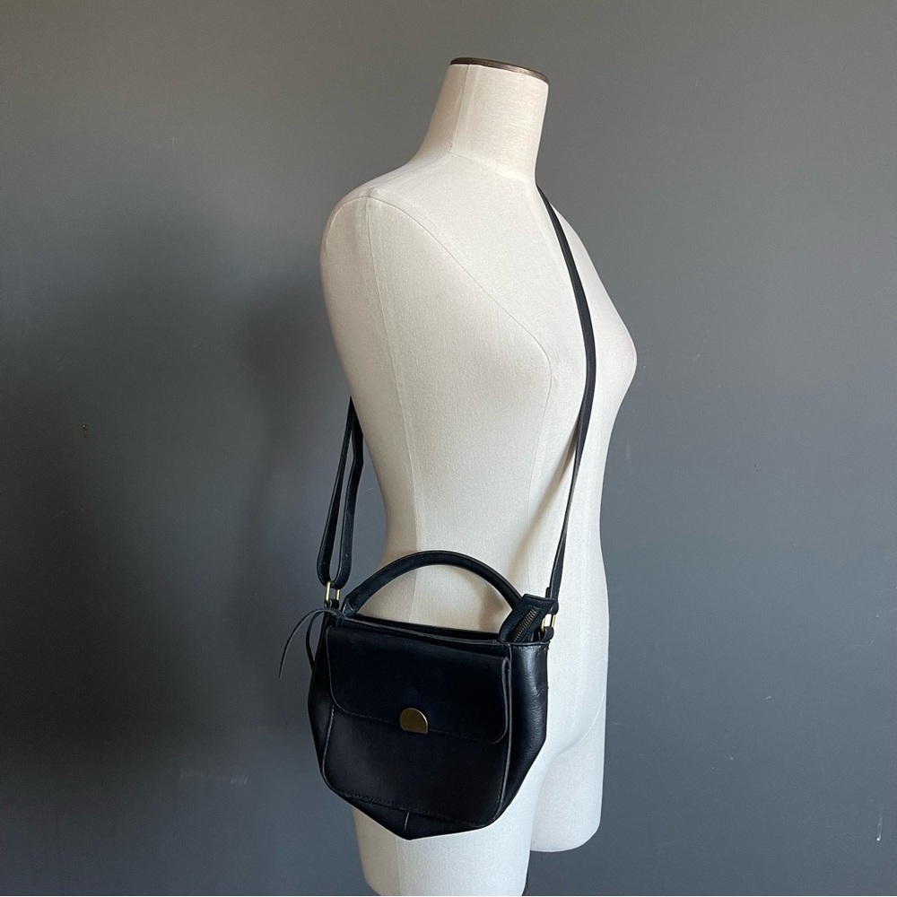 Madewell Black Leather Crossbody Bag Top Handle Minimal Flap Bag Classic Capsule
